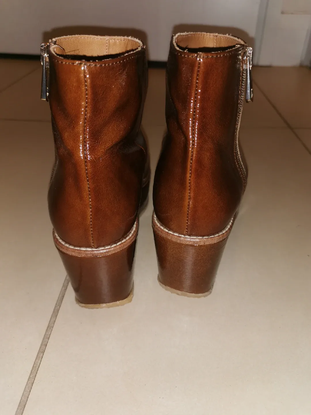 Cougar Brown Leather Ankle Boots, Size 6 image indicator(3)