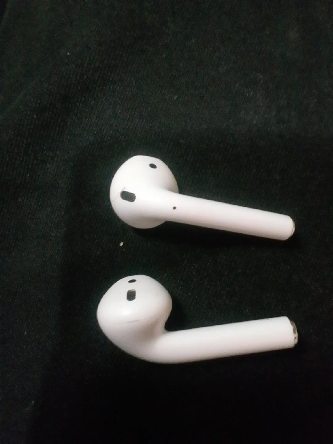 Used Apple AirPods with Charging Case image indicator(2)