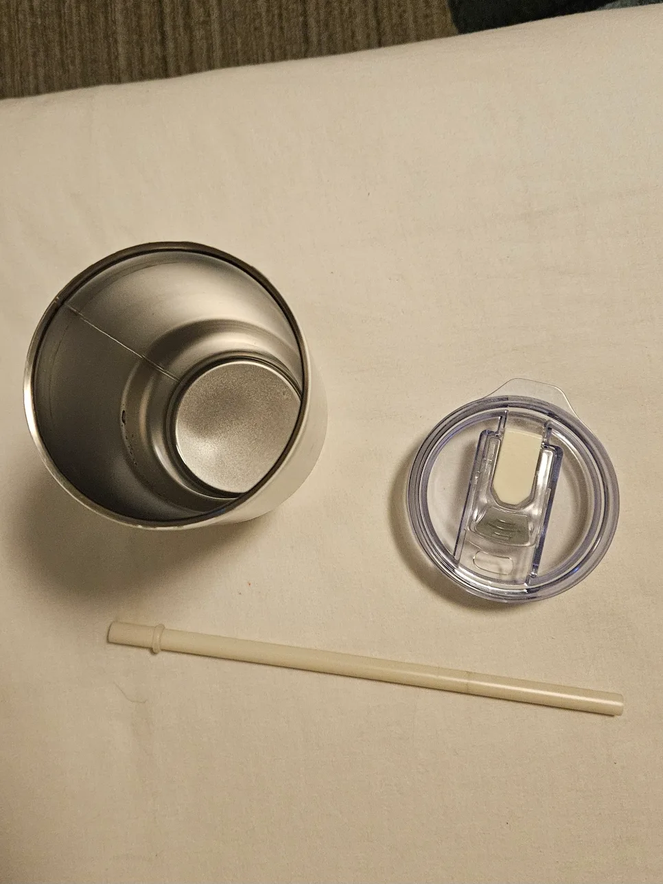 White Tumbler with Straw image indicator(3)