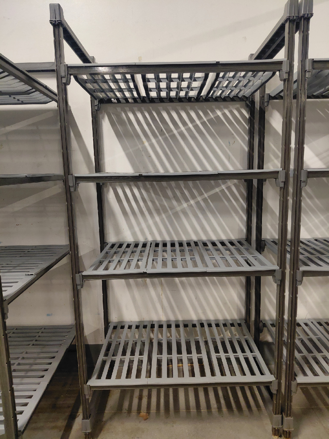 Cambro CBU183672V5580 5-Tier Polymer Shelf Kit