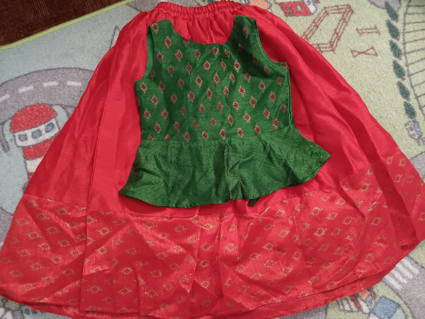 Southasian lehnga chouli outfit (2-3yr) thumbnail
