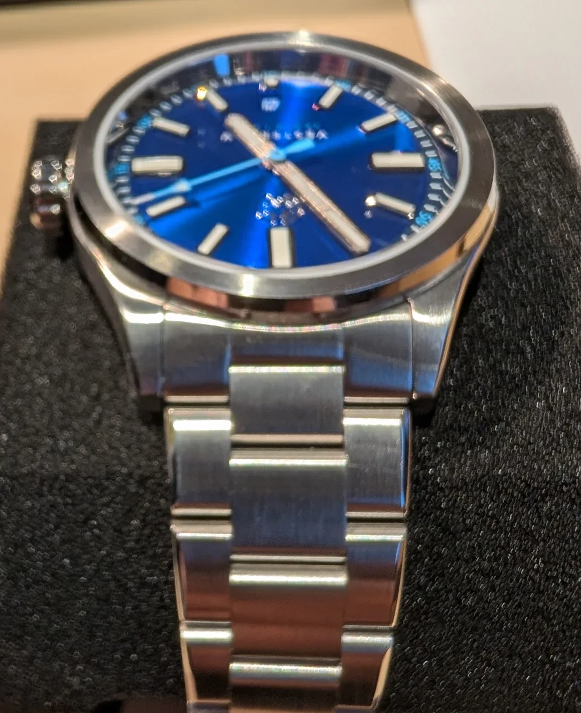 Henry Archer Automatic Watch image indicator(2)