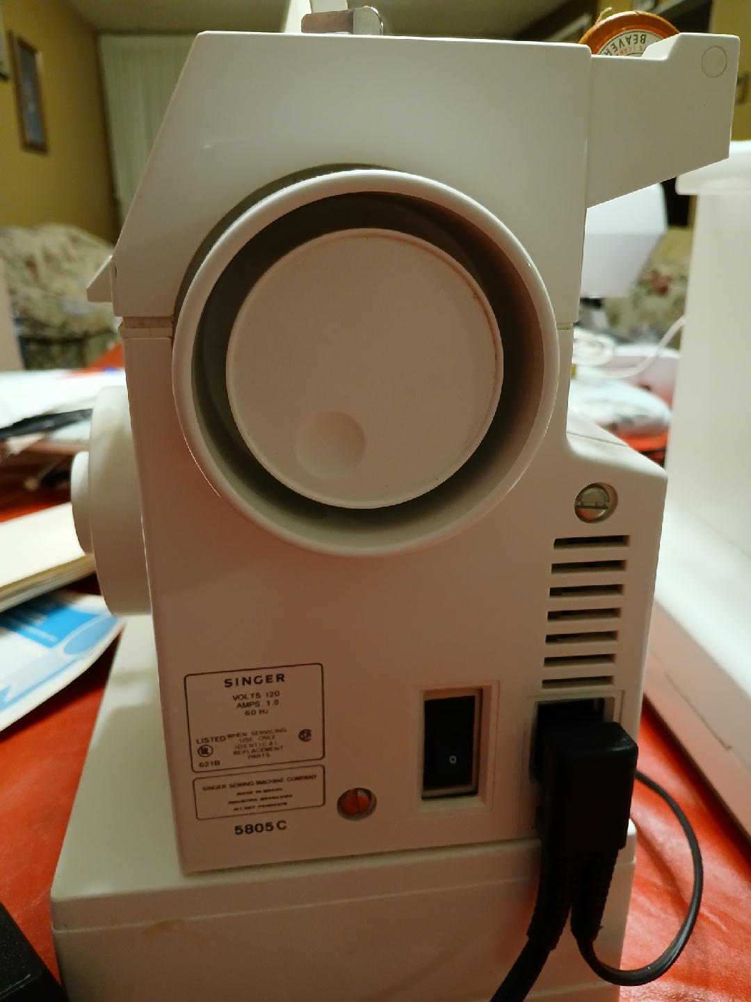 SINGER Sewing Machine- Great for Crafts. Alterations - photo 3