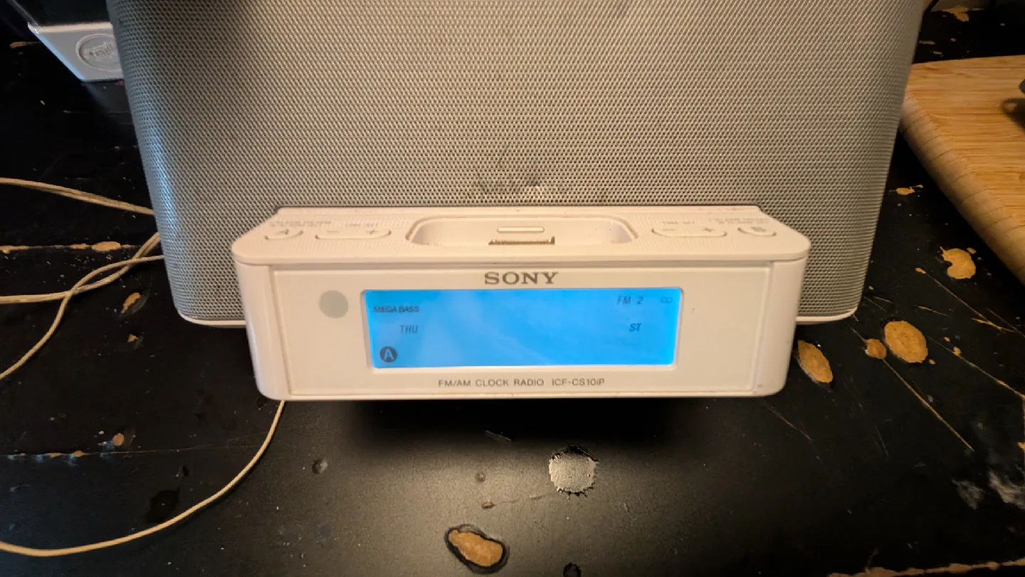 Sony ICF-CS10iP FM/AM Clock Radio thumbnail