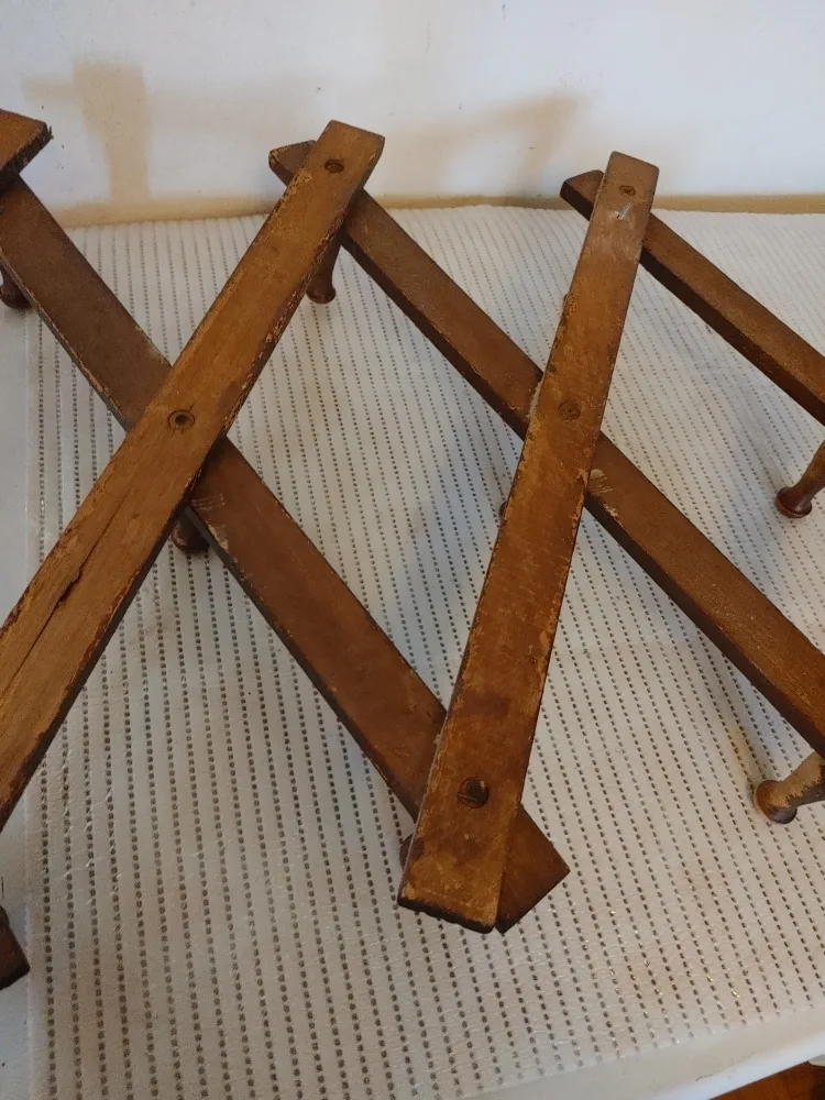 Vintage Wooden Accordion Coat Rack image indicator(4)