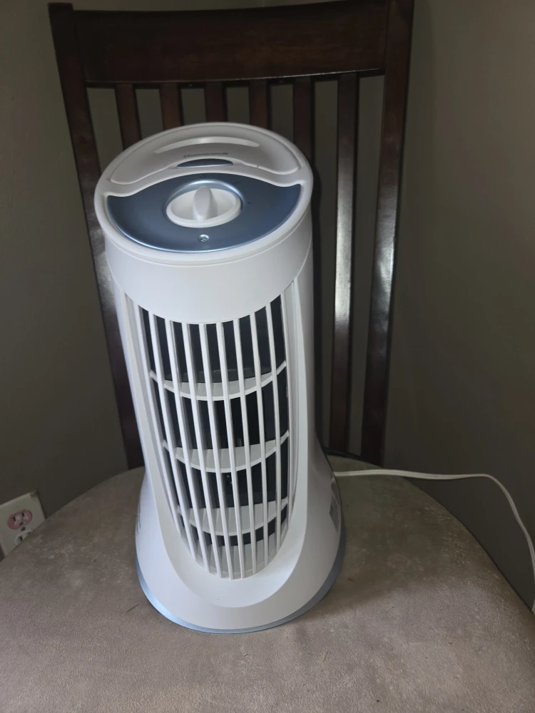 Honeywell HFD010C QuietClean Mini Tower Air Purifier - photo 2