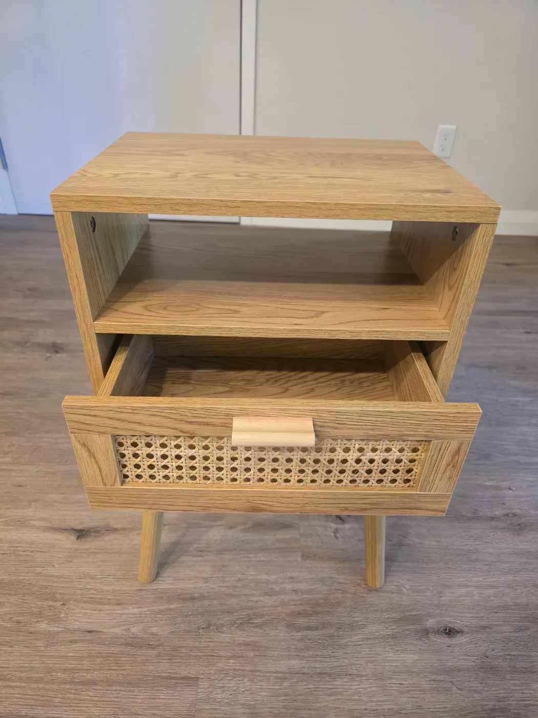 1. scale  2. small lamp  3. chair 4. table 5. TV table  etc image indicator(8)