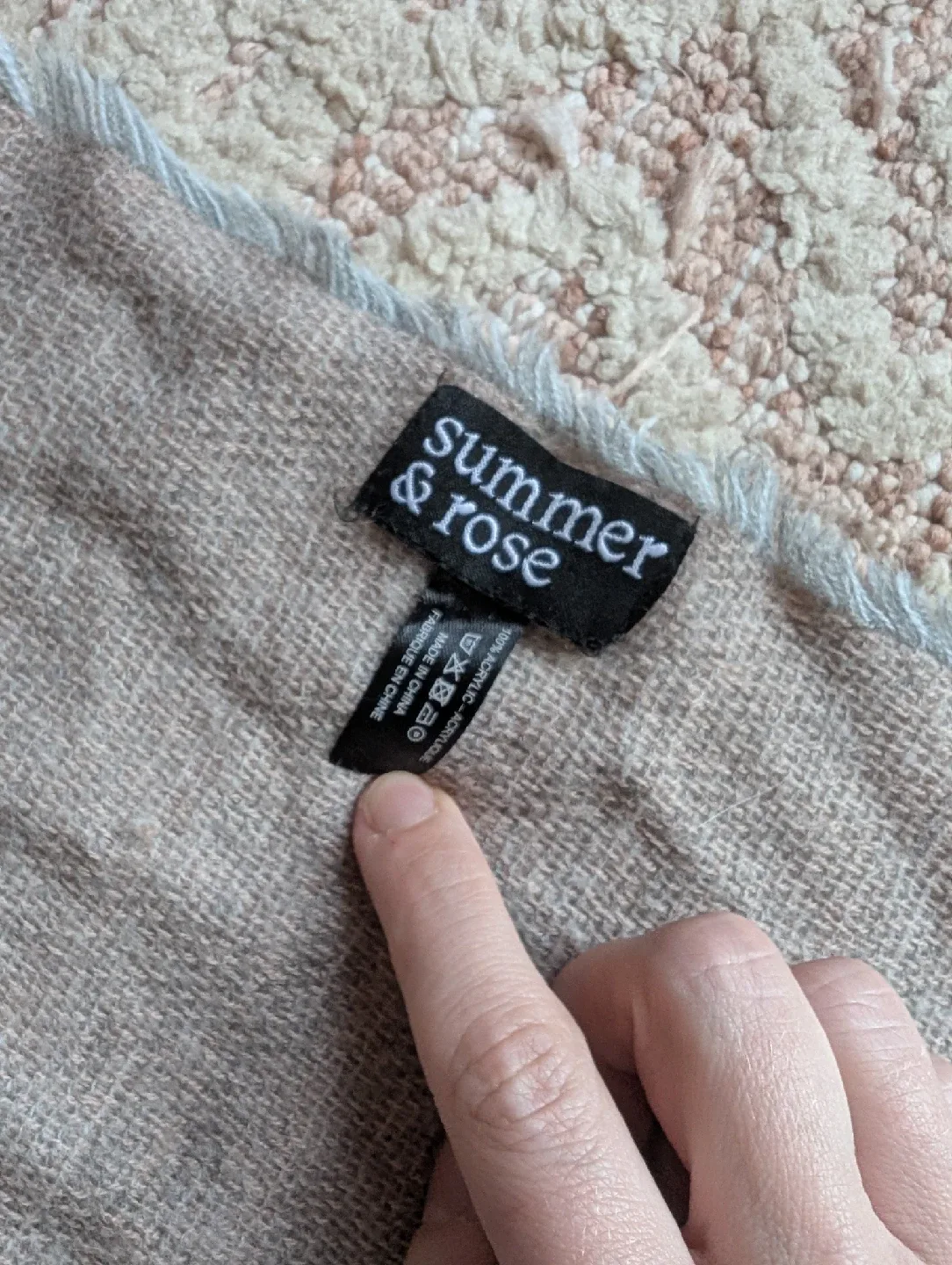 Large Pink Scarf image indicator(2)