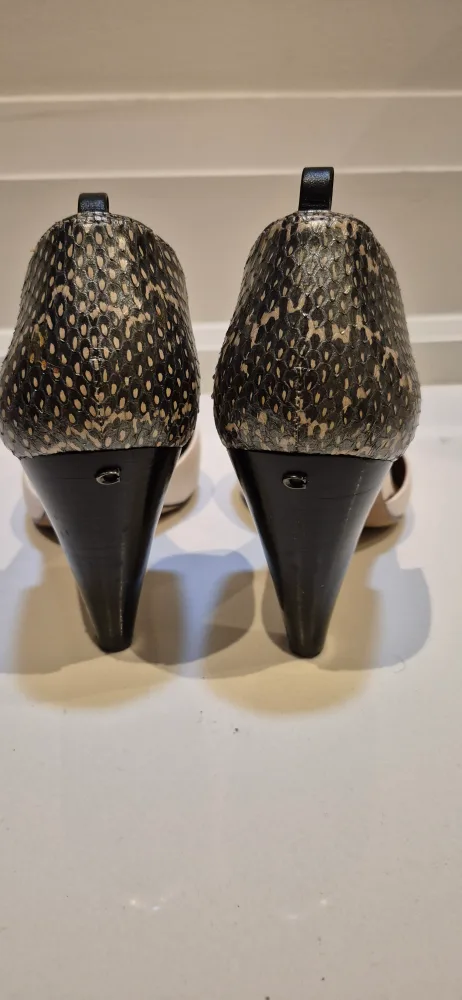 Coach White & Black Heels - Size 8.5 image indicator(3)