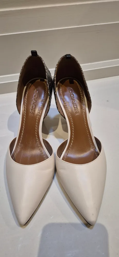 Coach White & Black Heels - Size 8.5 image indicator(4)