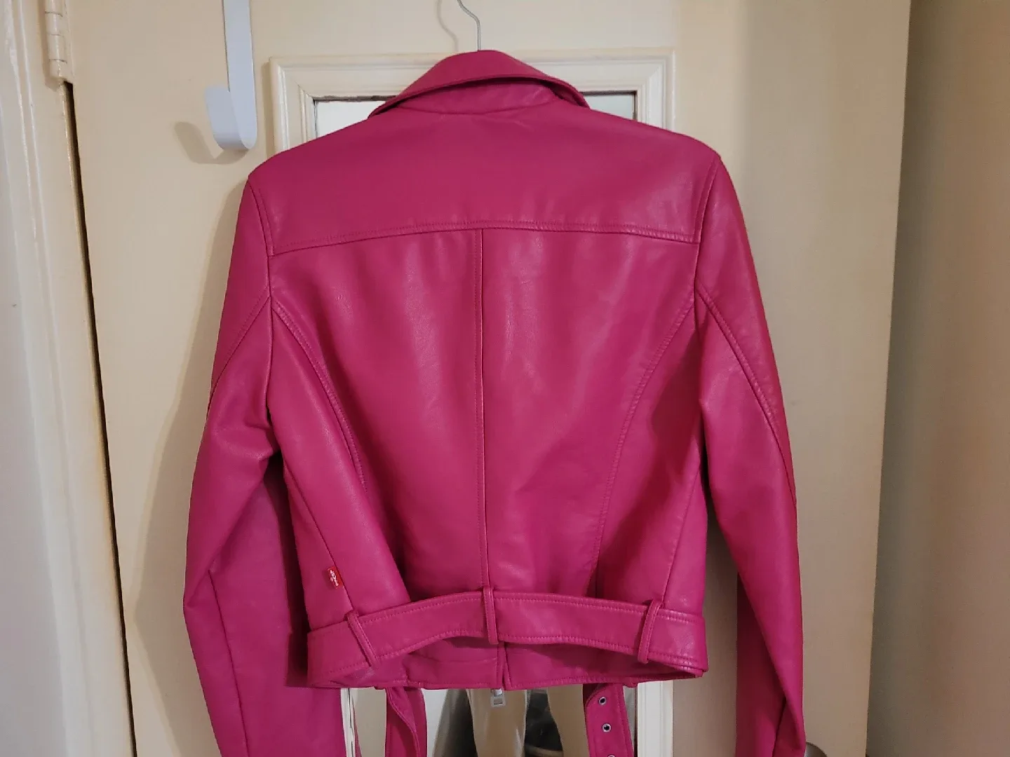 Levi's Pink Leather Jacket - Size M image indicator(6)
