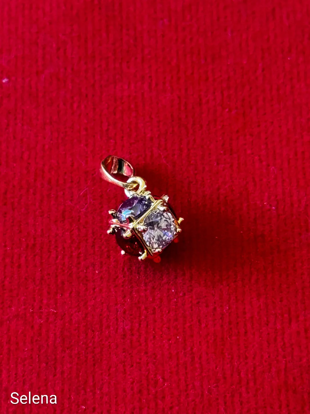 Pearl and Gemstone Pendants image indicator(6)