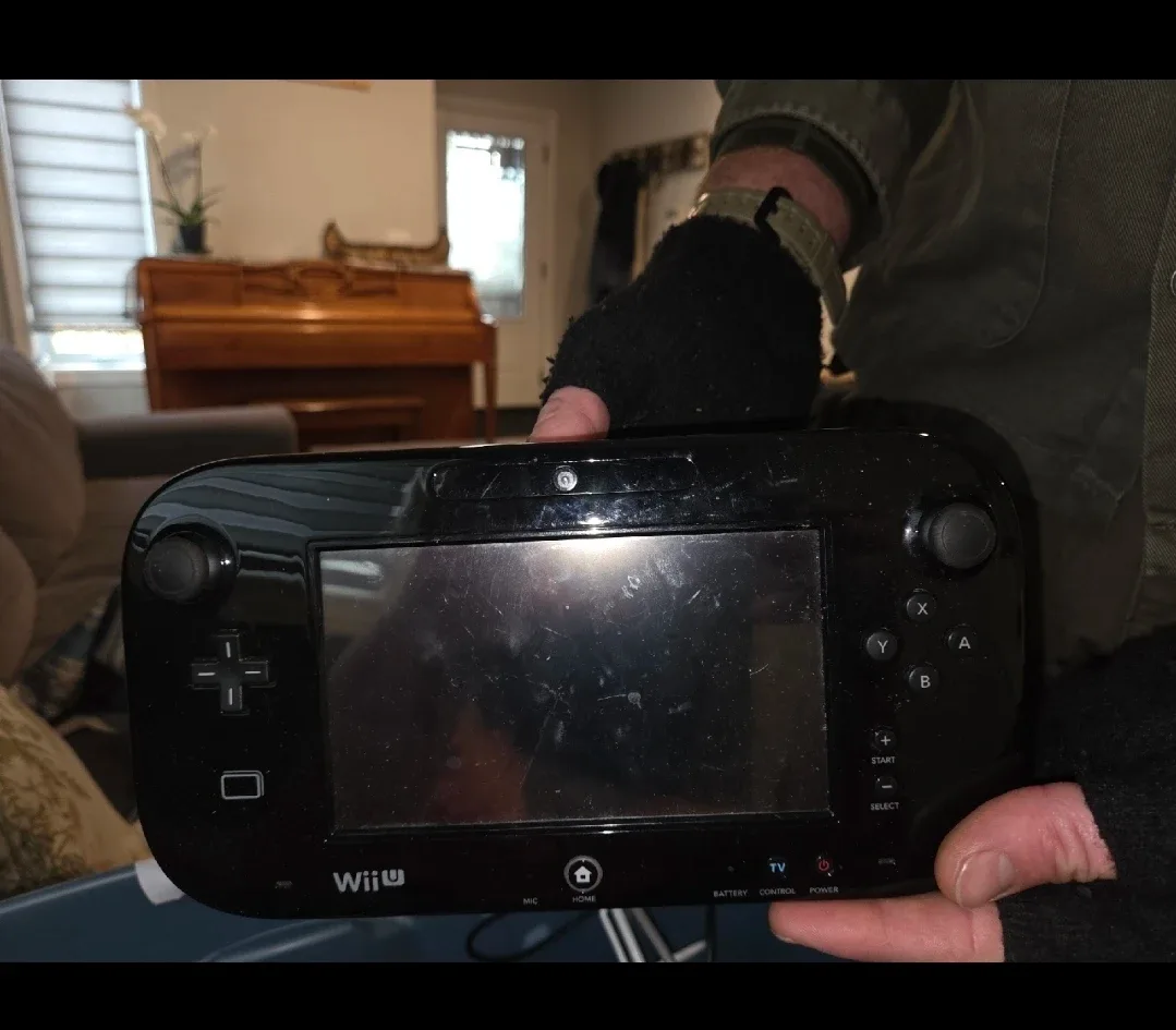 Nintendo Wii U Console & Skylanders Portal image indicator(8)