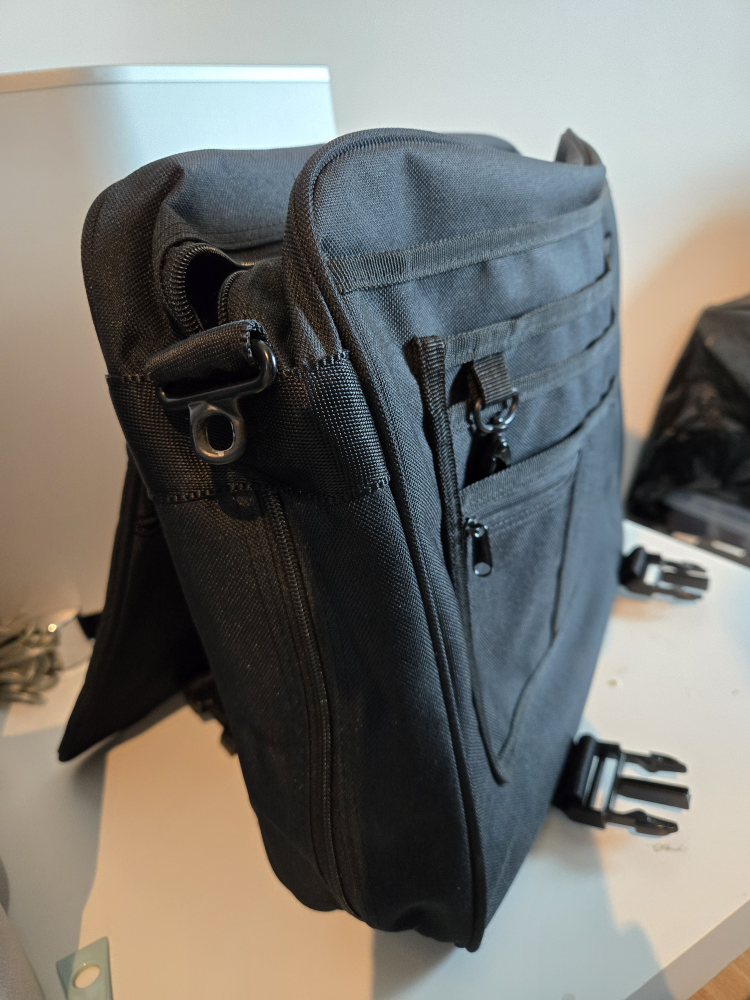 Samsung Black Laptop Bag - photo 3