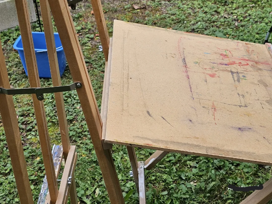 Wooden Artist Easel (modified) thumbnail