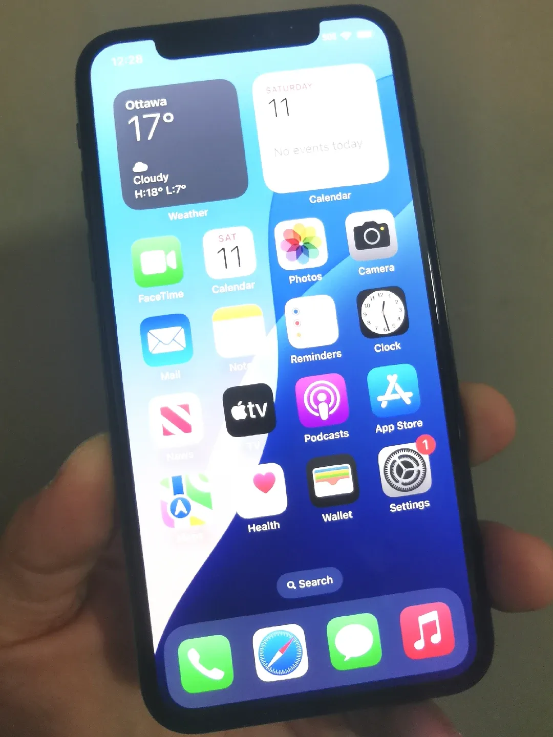 iPhone Xs 64G Unlocked in mint condition