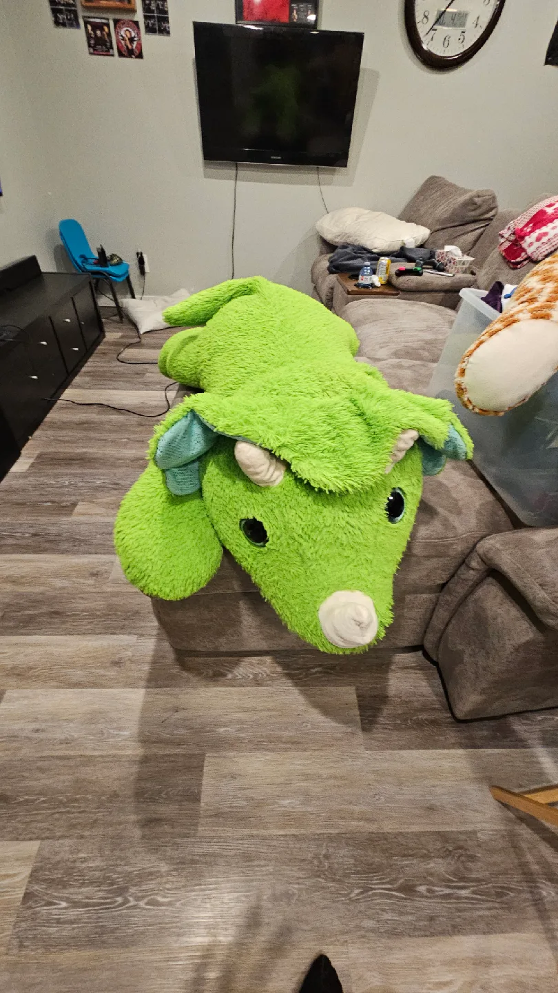 Plush Giraffe and Green Dragon image indicator(3)