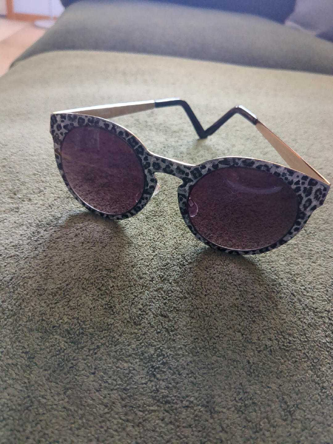 Steve Madden Snow Leopard Sunglasses - photo 2