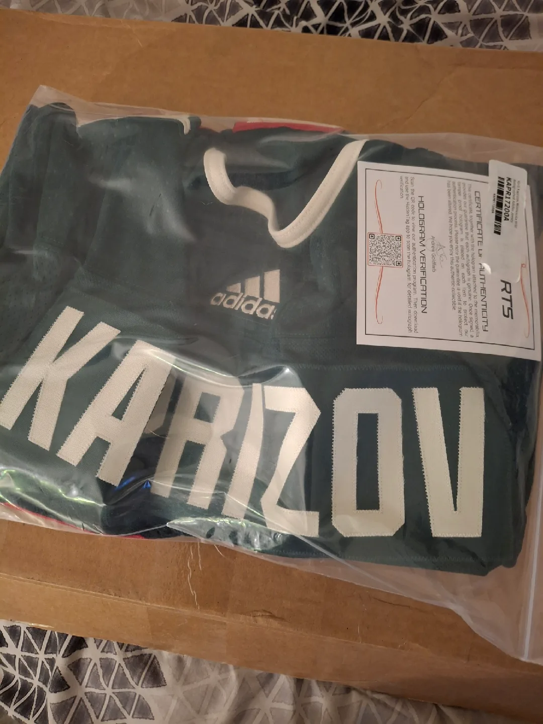 Autographed NHL Jersey's image indicator(2)