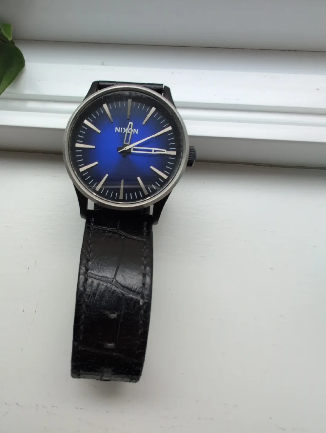 Nixon Black Leather Watch image indicator(3)