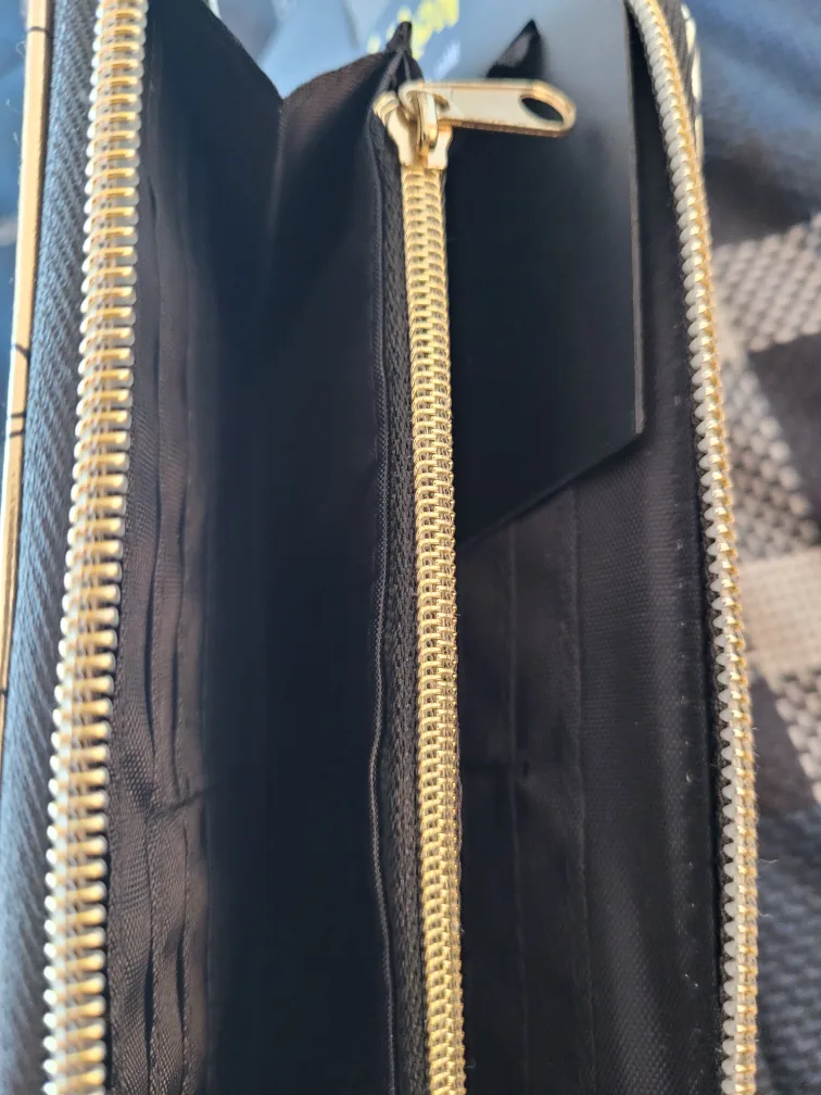 BNWT Pokémon Pikachu Zip Around Wallet image indicator(3)