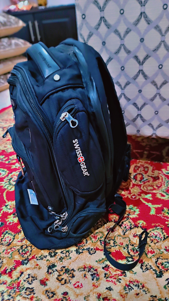 Swiss Gear Backpack – Good Condition - photo 5