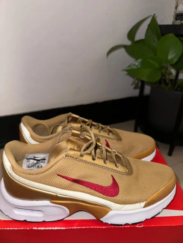 Nike Air Max Jewell QS Gold/Red Size 6.5 thumbnail