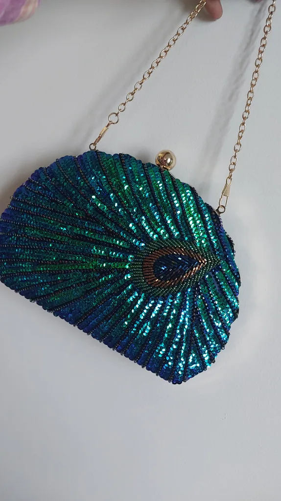 BRAND NEW stunningly beautiful Sequin Peacock Chain bag 💚 image indicator(3)