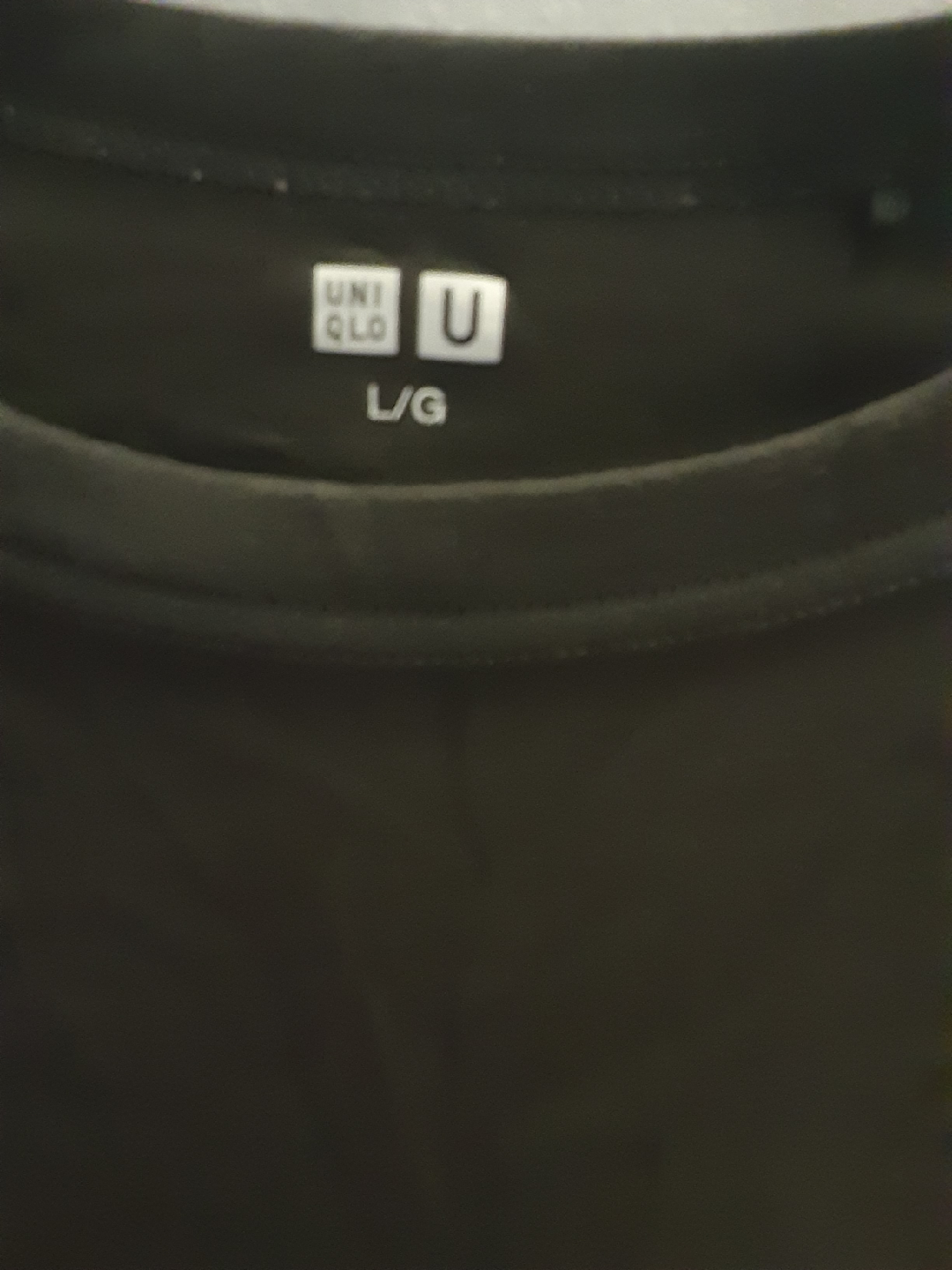 Uniqlo U T-Shirt - Size L