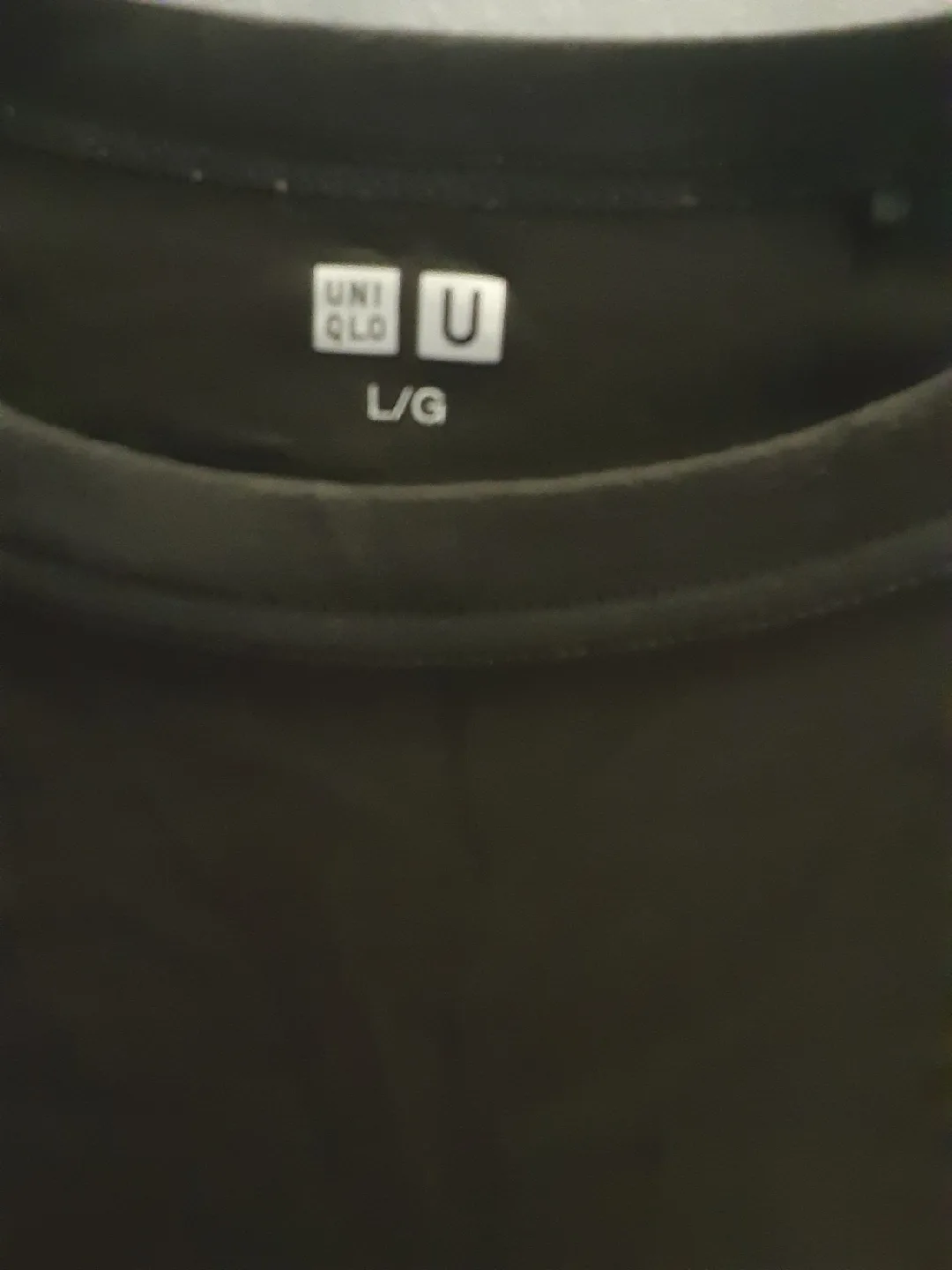 Uniqlo U T-Shirt - Size L