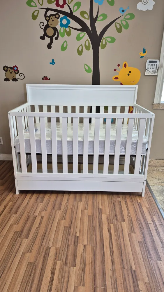 White Baby Crib image indicator(2)