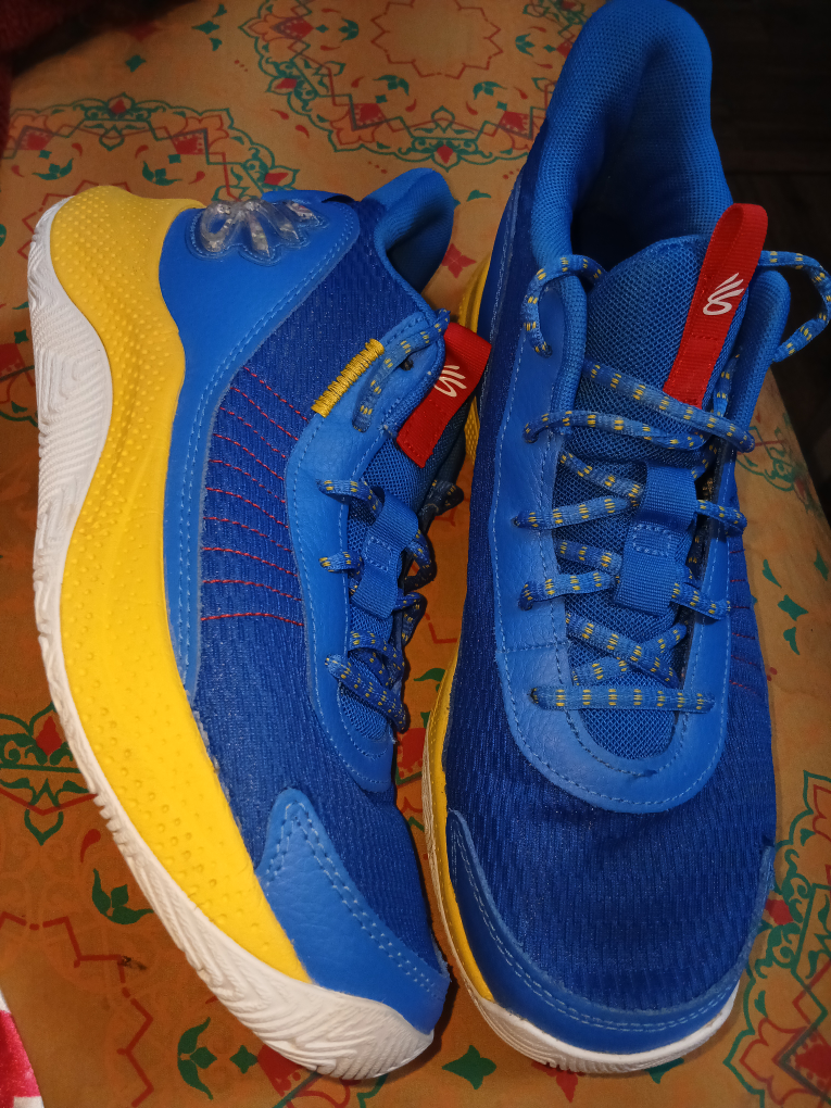 Stephen Curry 3Z5 Basketball Shoes - Blue & Yellow