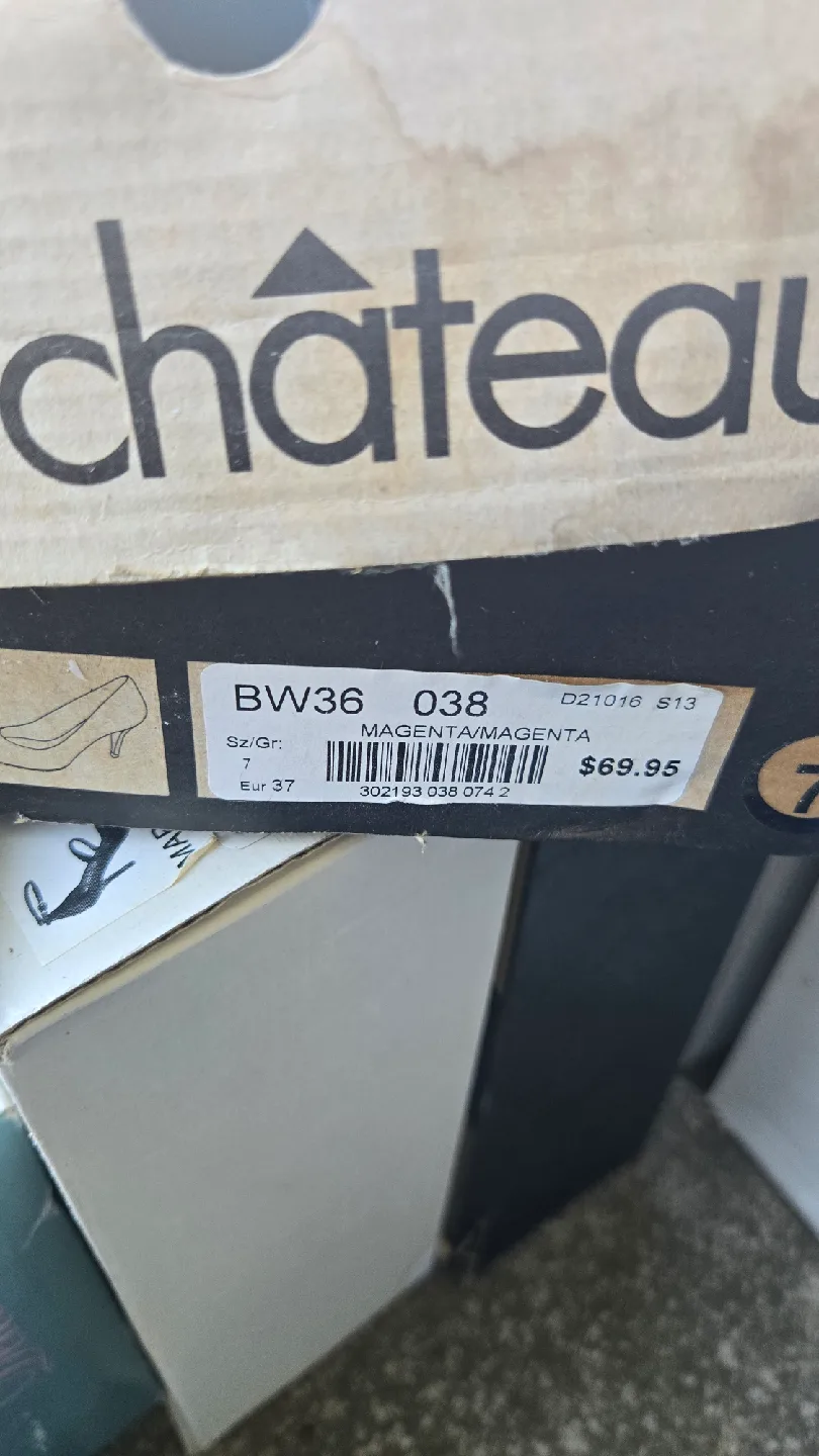 Le Chateau & Call It Spring Heels image indicator(2)