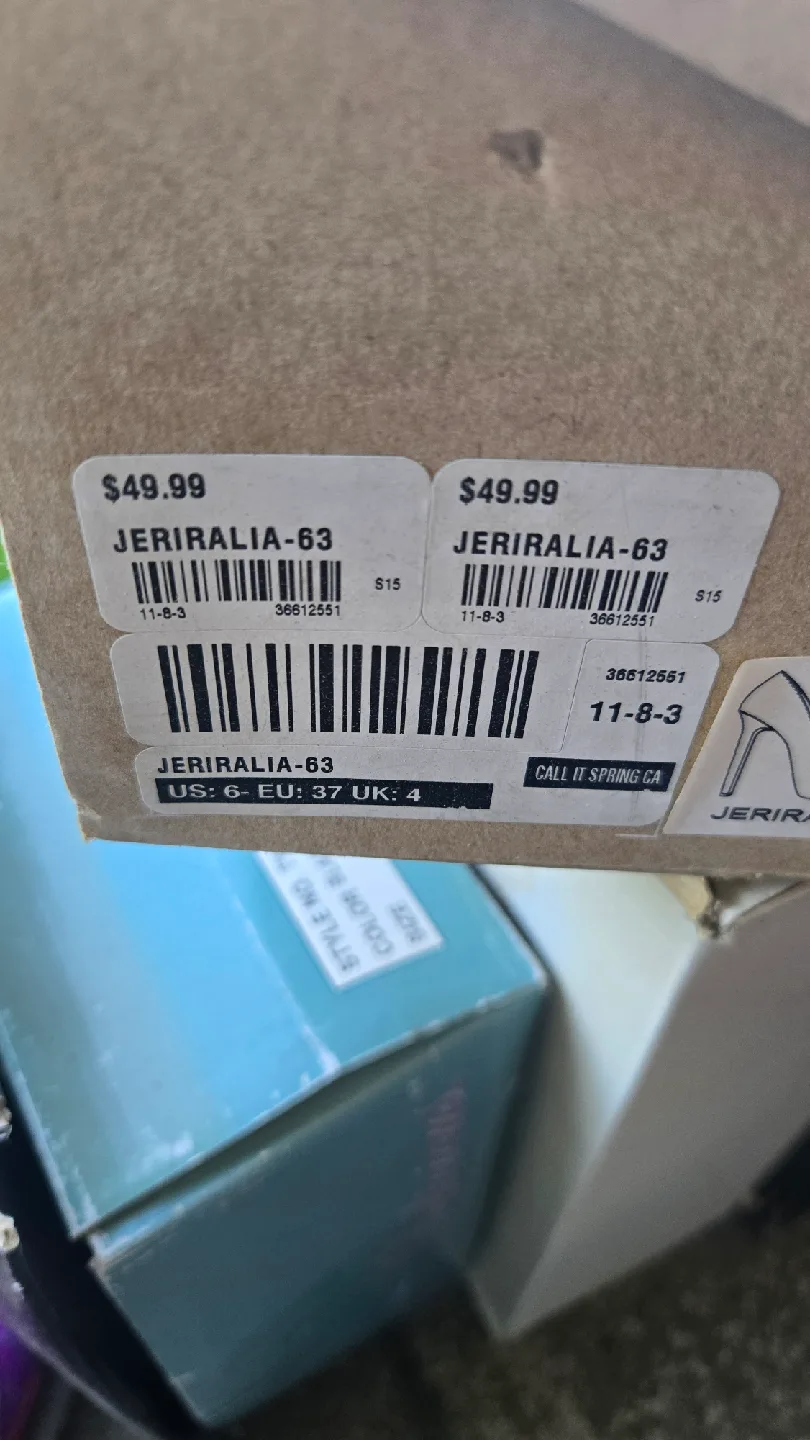 Le Chateau & Call It Spring Heels image indicator(4)