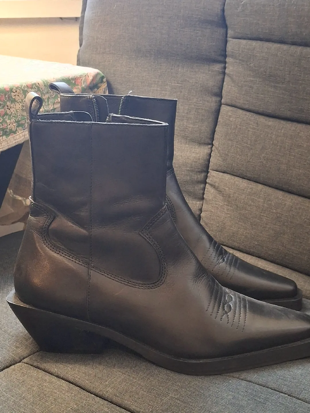 Floyd Black Leather Western Boots - Size 10 image indicator(8)