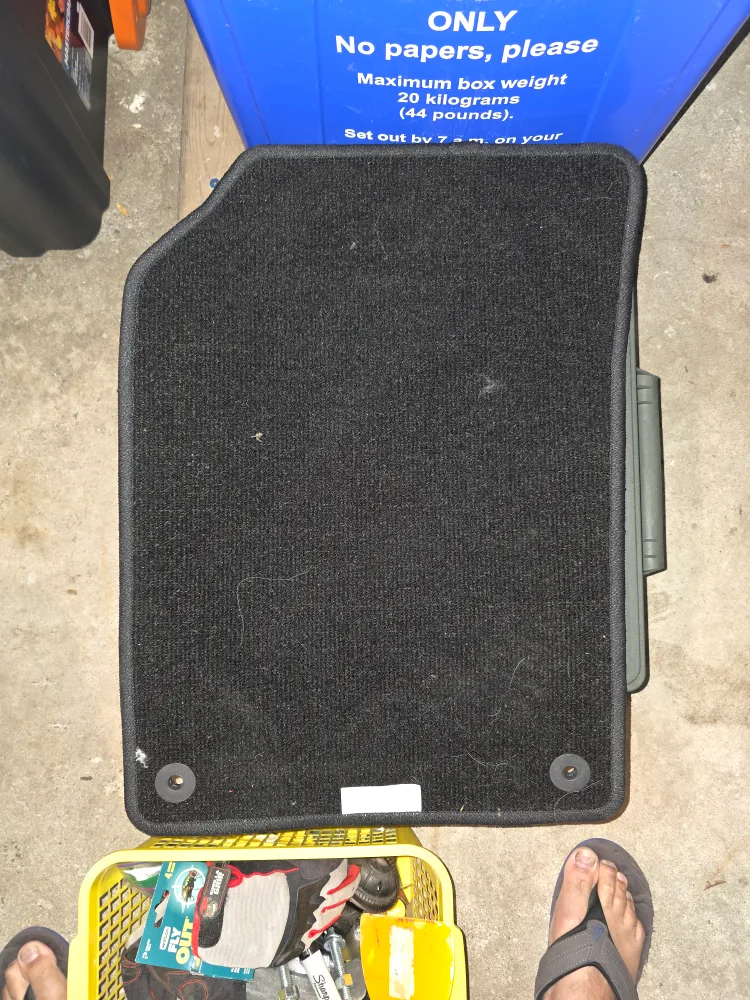 Volvo Car Floor Mats - Black image indicator(3)
