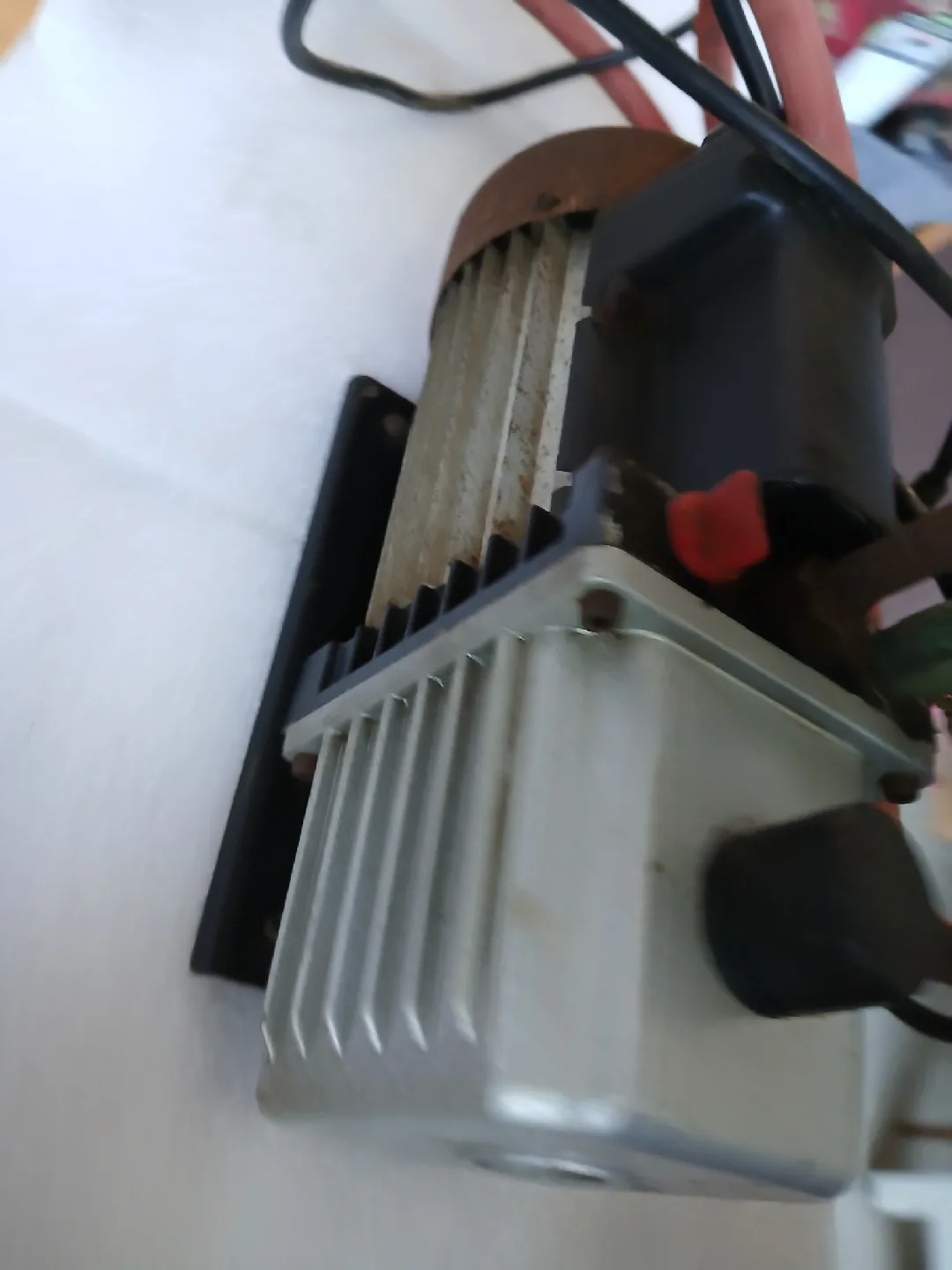 Pittsburgh 3 CFM Two Stage Vacuum Pump image indicator(5)