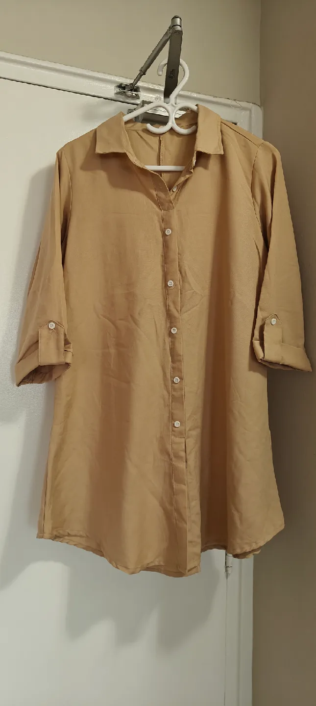 Tan Button-Up Shirt - Size XL image indicator(3)