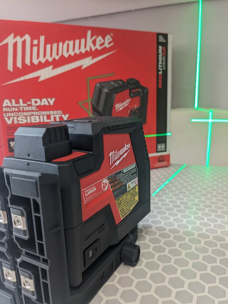 100FT Milwaukee - RECHARGEABLE Green Cross Line Laser Level image indicator(3)