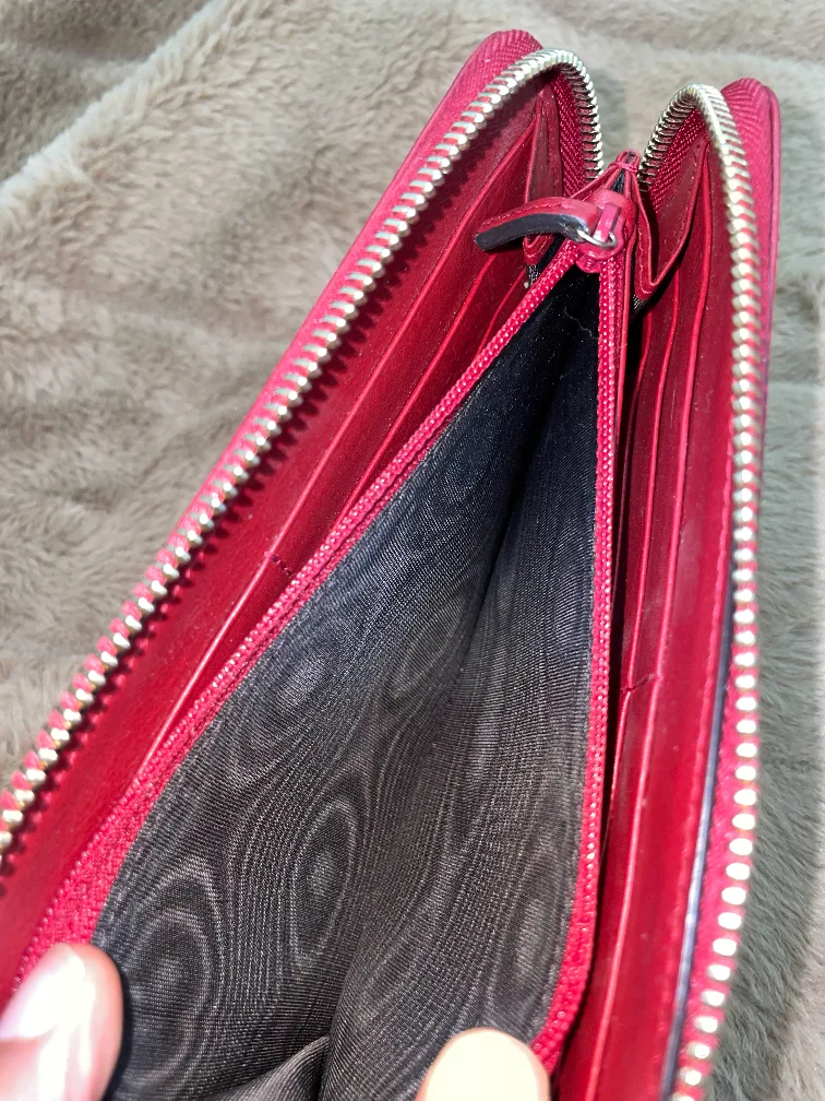 Gucci Guccissima Leather Zip Around Wallet image indicator(10)