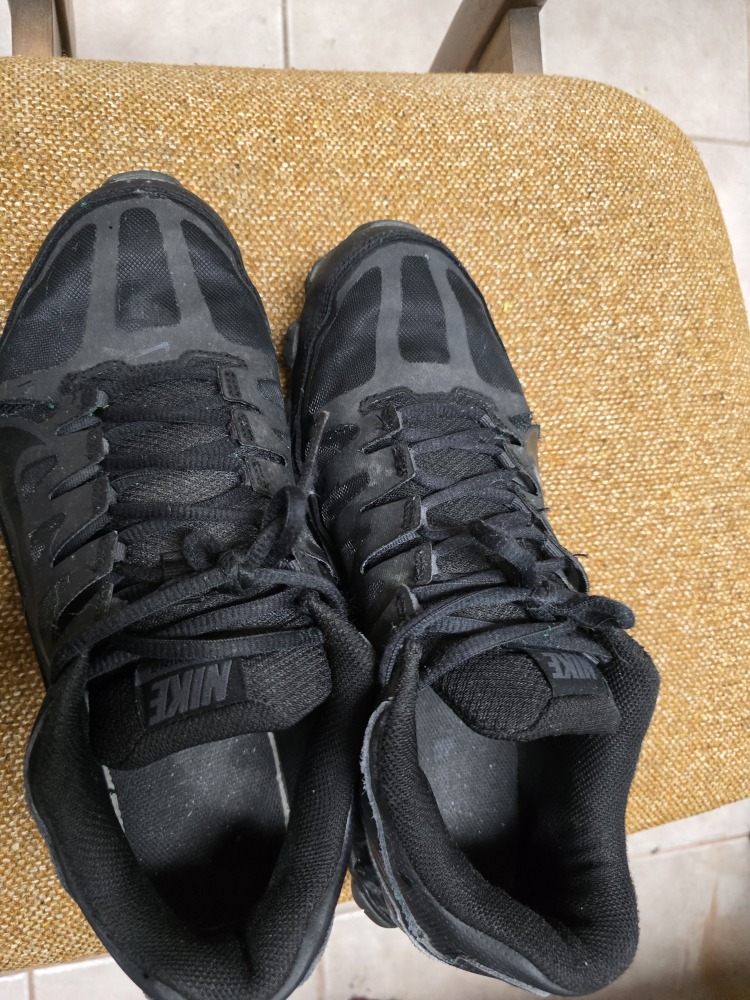 Nike Running Shoes - Size 11 - photo 5