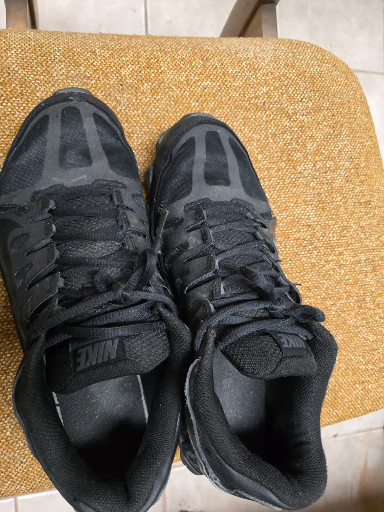 Nike Running Shoes - Size 11 image indicator(5)