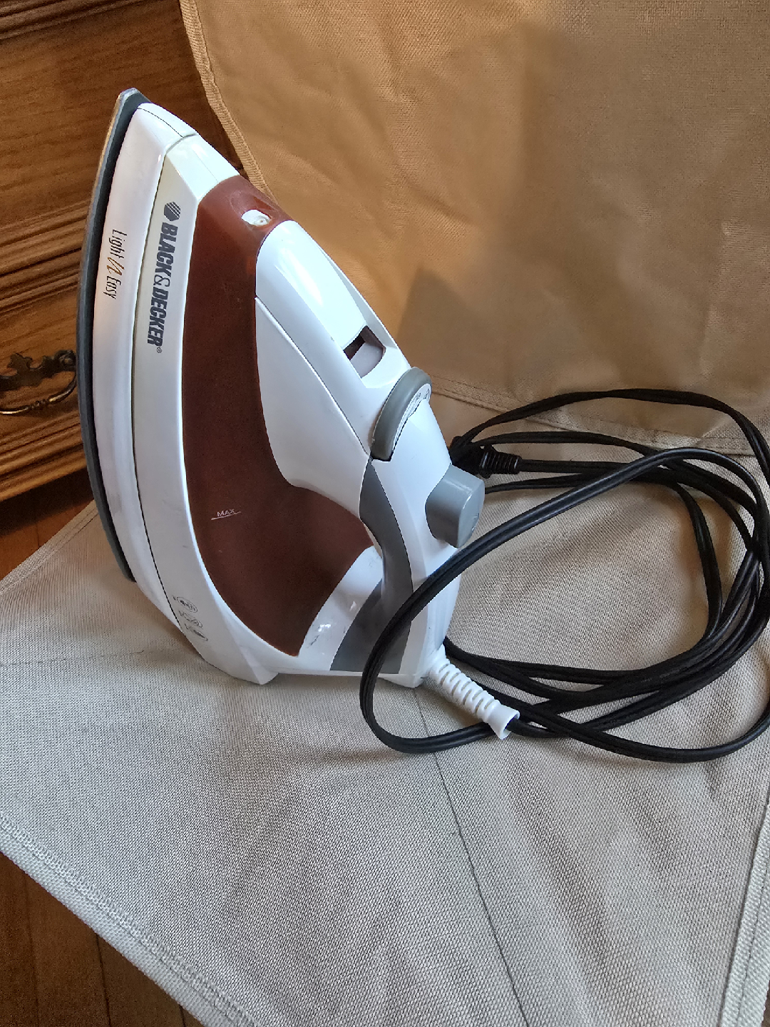 Black+Decker Light 'n Easy Iron