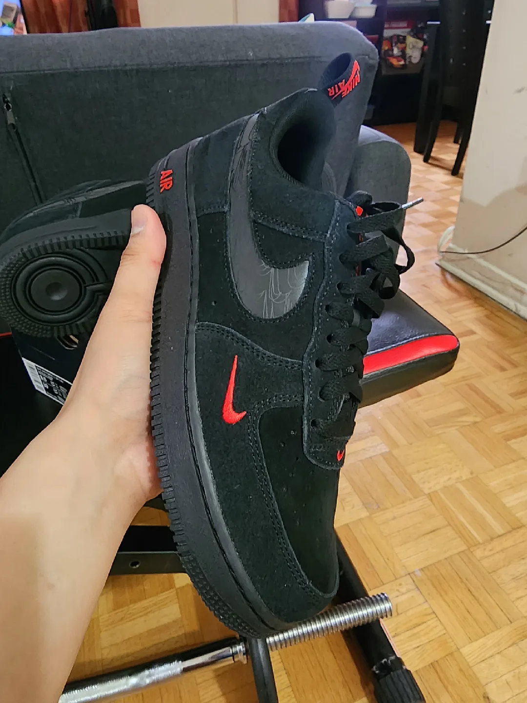 Nike Air Force 1 '07 LV8 Black/Red Size 8.5 image indicator(6)