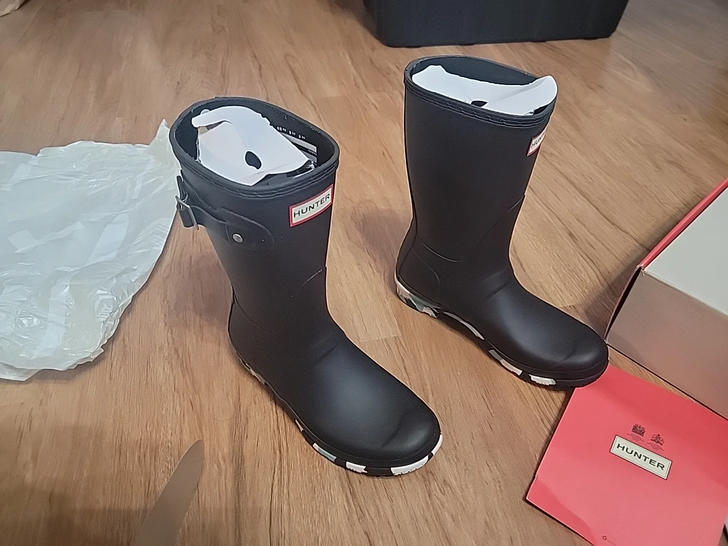 Hunter Women's Rain Boots - Size 8 - Black - New in Box image indicator(6)