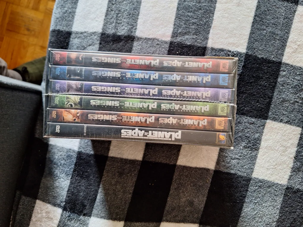 DVD Movie Collection: Star Wars, Planet of the Apes, 4400 image indicator(5)