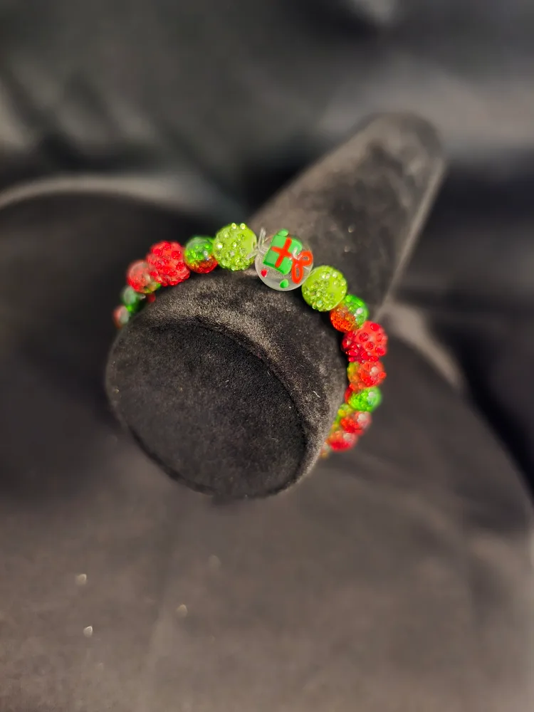 Handmade Christmas Beaded Bracelet image indicator(2)