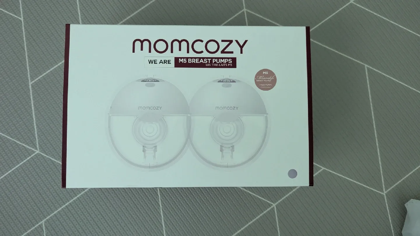 Momcozy M5 Breast Pumps - Like New! image indicator(3)