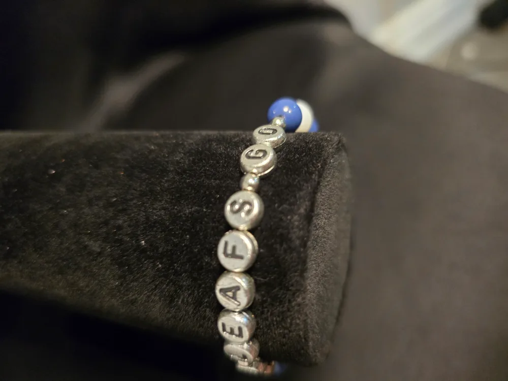 Toronto Maple Leafs Beaded Bracelet image indicator(3)