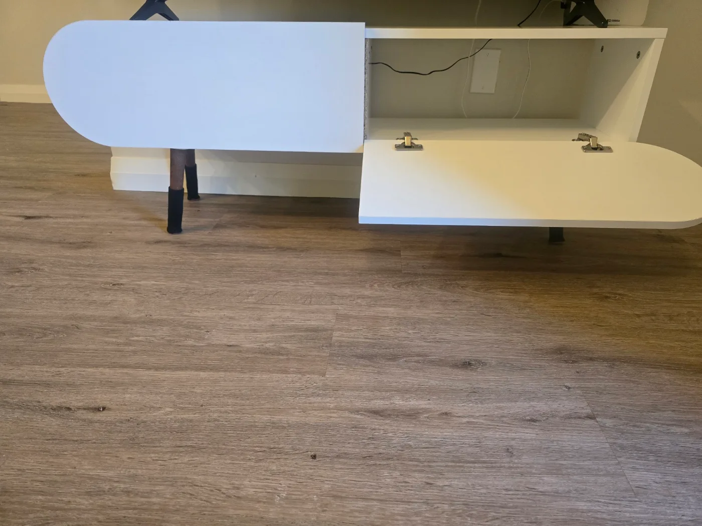 1. scale  2. small lamp  3. chair 4. table 5. TV table  etc image indicator(5)